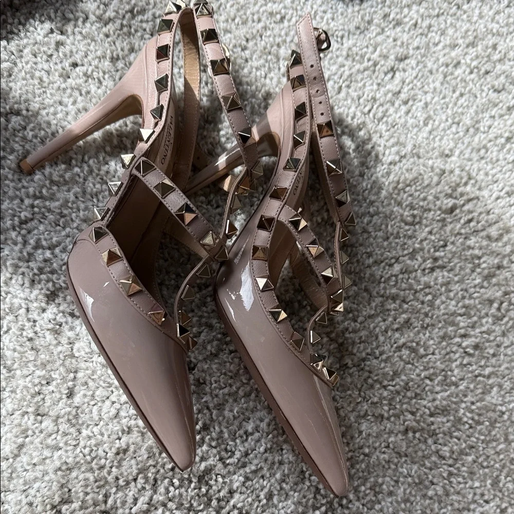 Valentino Women's Blush Patent Leather Studded Heels - Picture 7 of 13